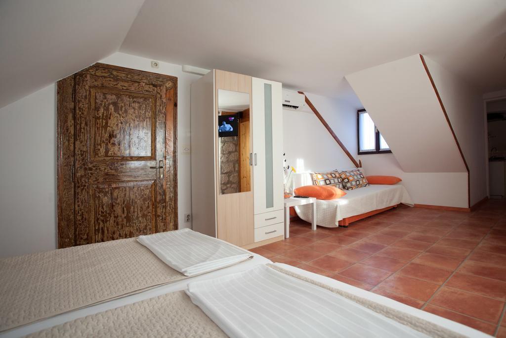 Apartments Antica Split Exterior photo